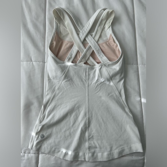 Women’s Lululemon Workout Top Sz.2 - Picture 4 of 4